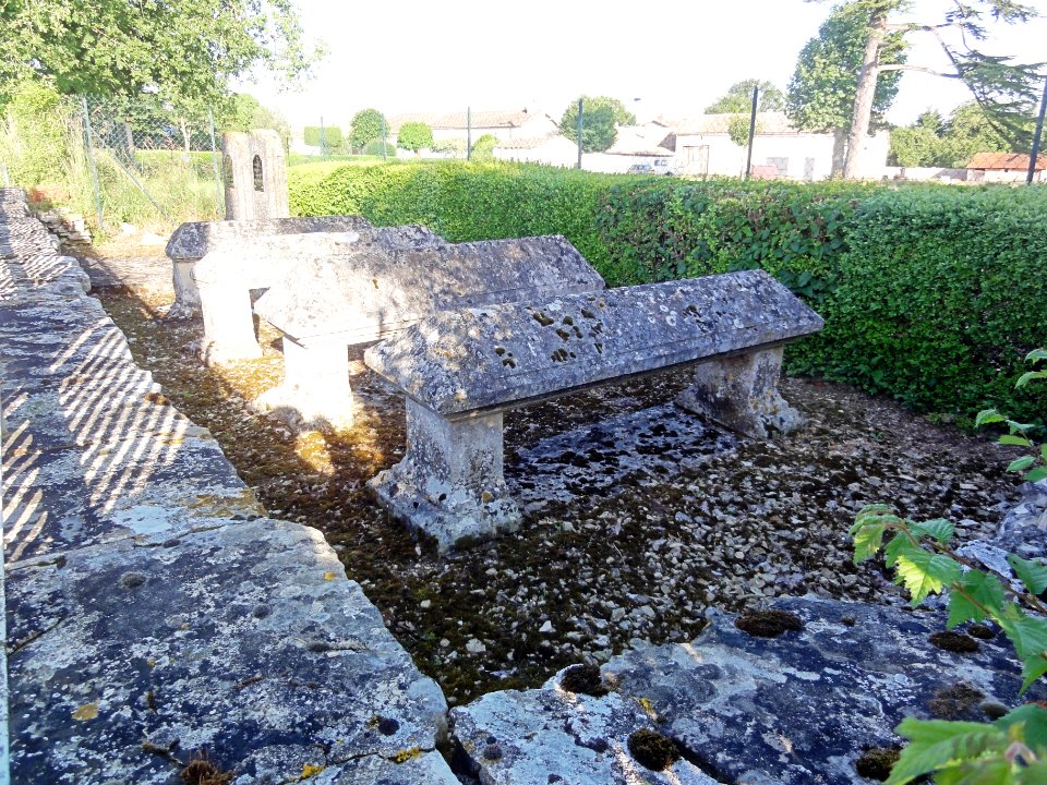 Chenay (Deux-Sèvres) cimetière protestant privé à Jassy
