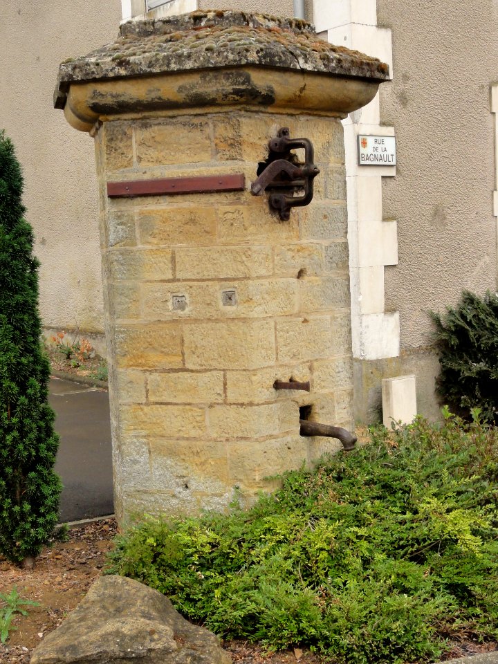 Chenières (Meurthe-et-M.) pompe