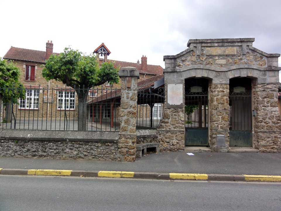Cheptainville (Essonne) Écoles, entrée