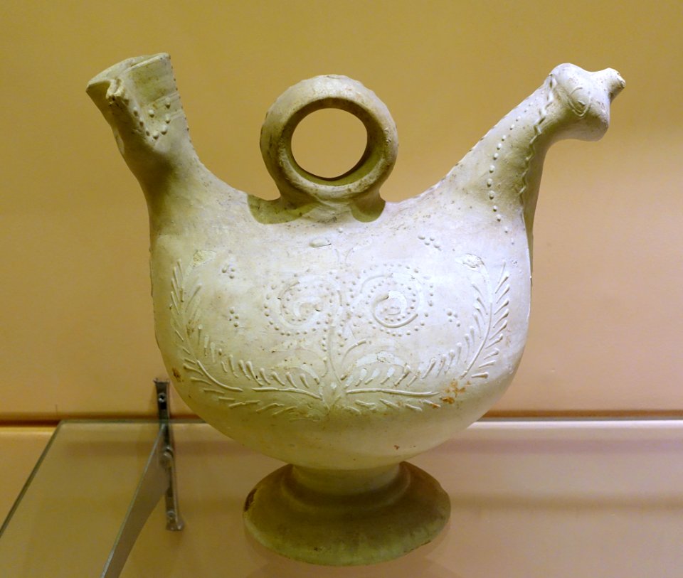 Chicken shaped pot for domestic use, 7th-9th century AD, ceramic - National Museum of Vietnamese History - Hanoi, Vietnam - DSC05546