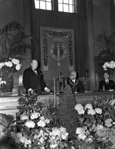 Churchill in de raadszaal van Rotterdam, Bestanddeelnr 901-7439