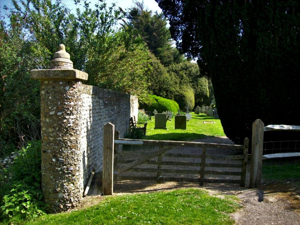 Churchyard gate, Poling