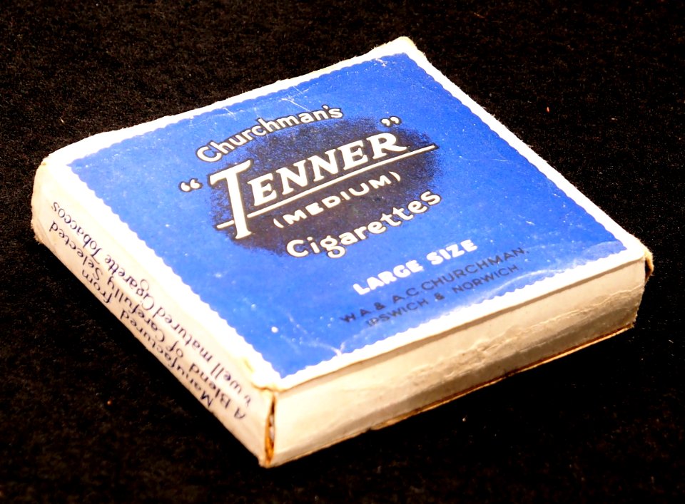Churchmans Tenner cigarettes pack, pic4