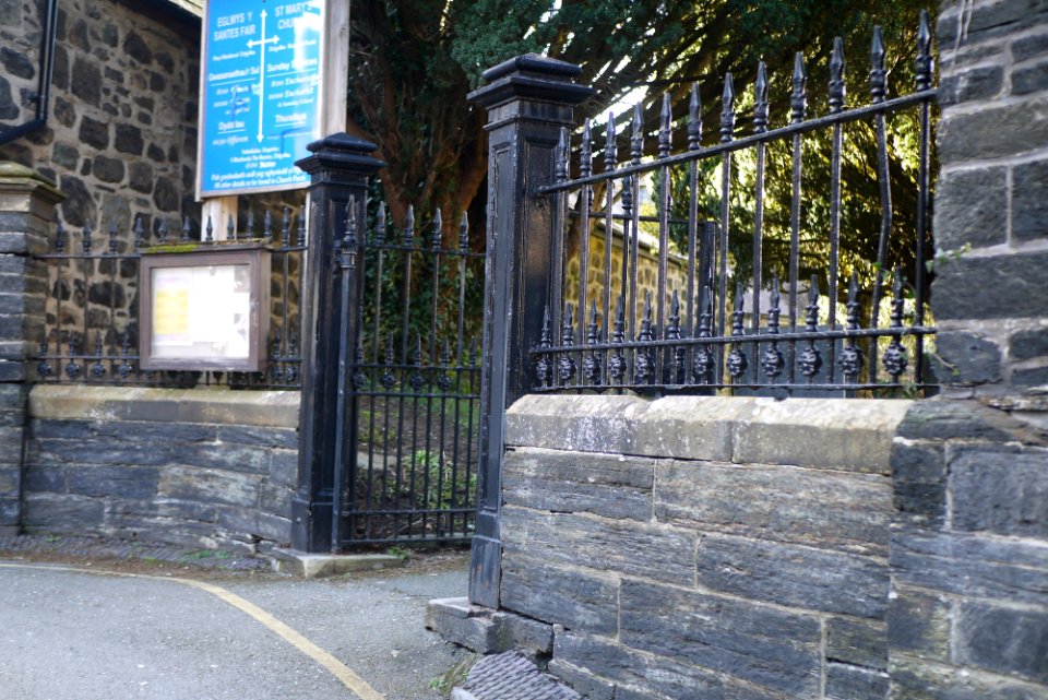 Churchyard Gates & Railings to St.Mary's Parish Church,Queen's Square