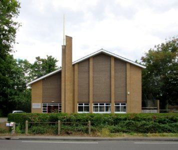 Church of Jesus Christ of Latter-day Saints, Kingston Ward Chapel, Portsmouth Road, Hinchley Wood (July 2015) (3)