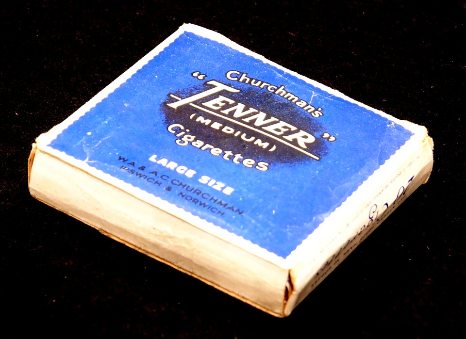 Churchmans Tenner cigarettes pack, pic3