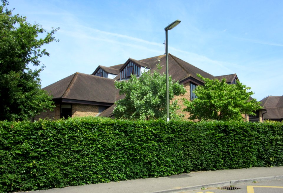 Church of Christ Prince of Peace, Portmore Way, Weybridge (June 2015) (2)