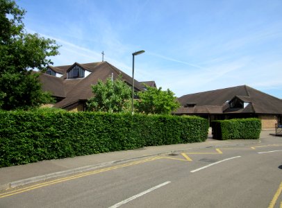 Church of Christ Prince of Peace, Portmore Way, Weybridge (June 2015) (3)
