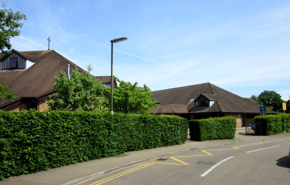 Church of Christ Prince of Peace, Portmore Way, Weybridge (June 2015) (4)