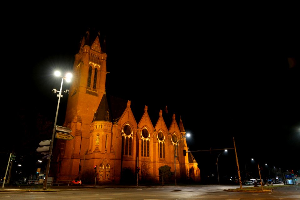 Church Zum Guten Hirten at night 2021-01-08 15