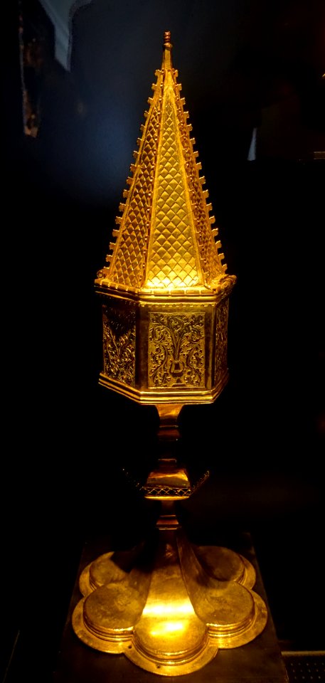 Ciborium in steeple form, Schwaben, 1450-1500 AD, gilt copper - Landesmuseum Württemberg - Stuttgart, Germany - DSC03117