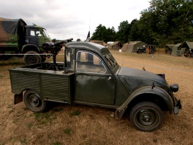 Citroen 2CV Front Drive Anti Tank or recoilless gun pic2