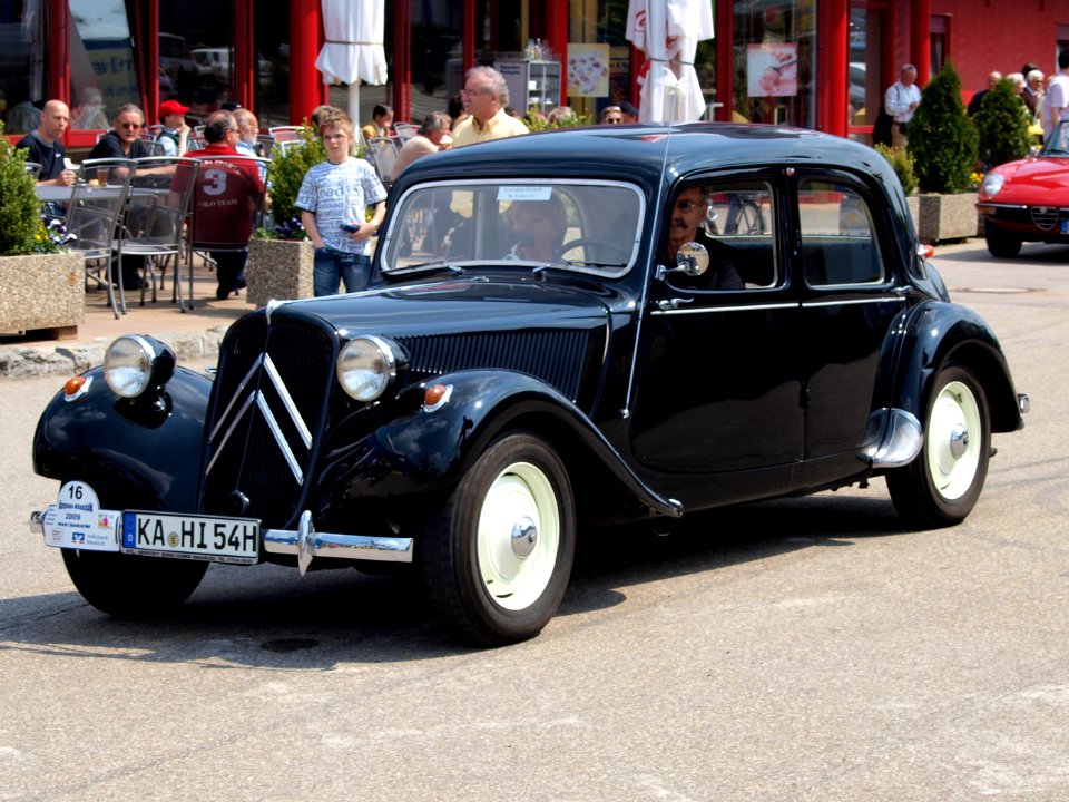 Citroen 11 CV (1954) p1