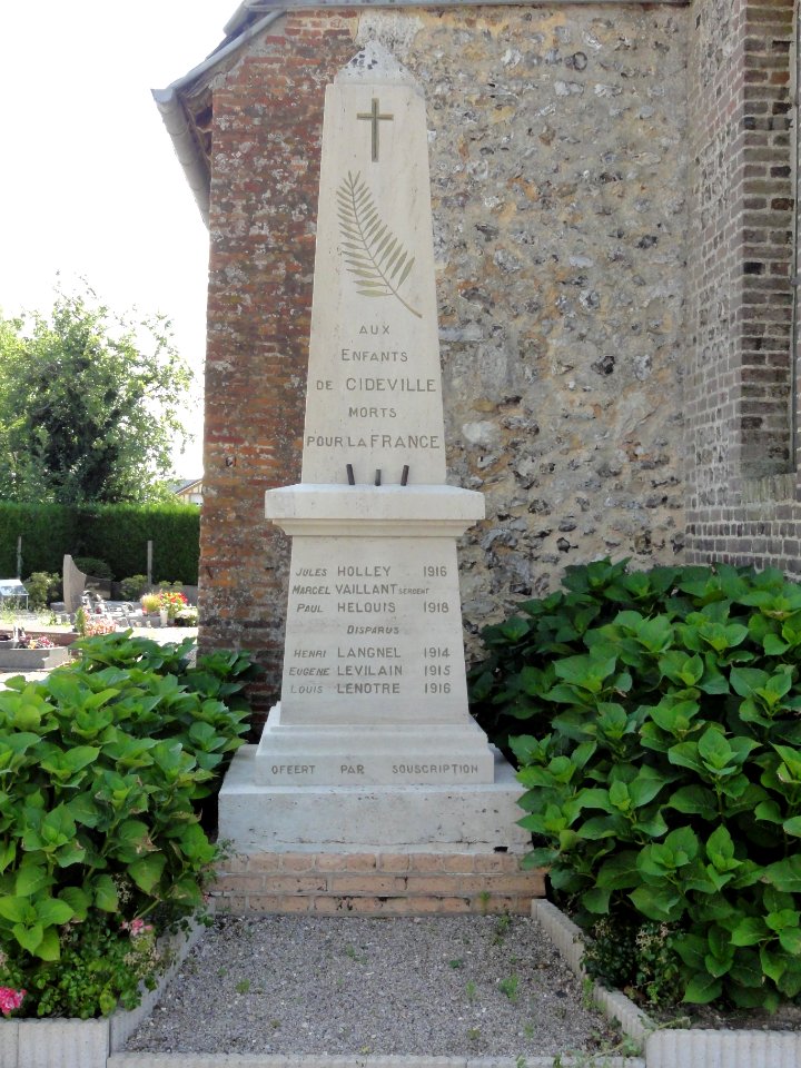 Cideville (Seine-Mar.) monument aux morts