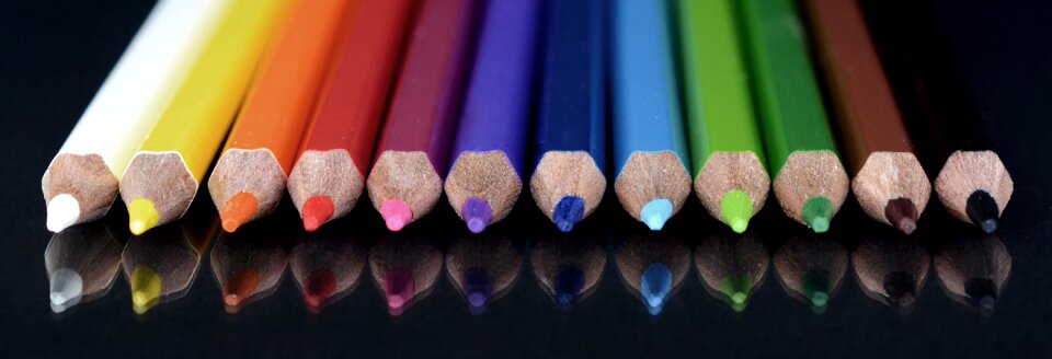Pens crayons color