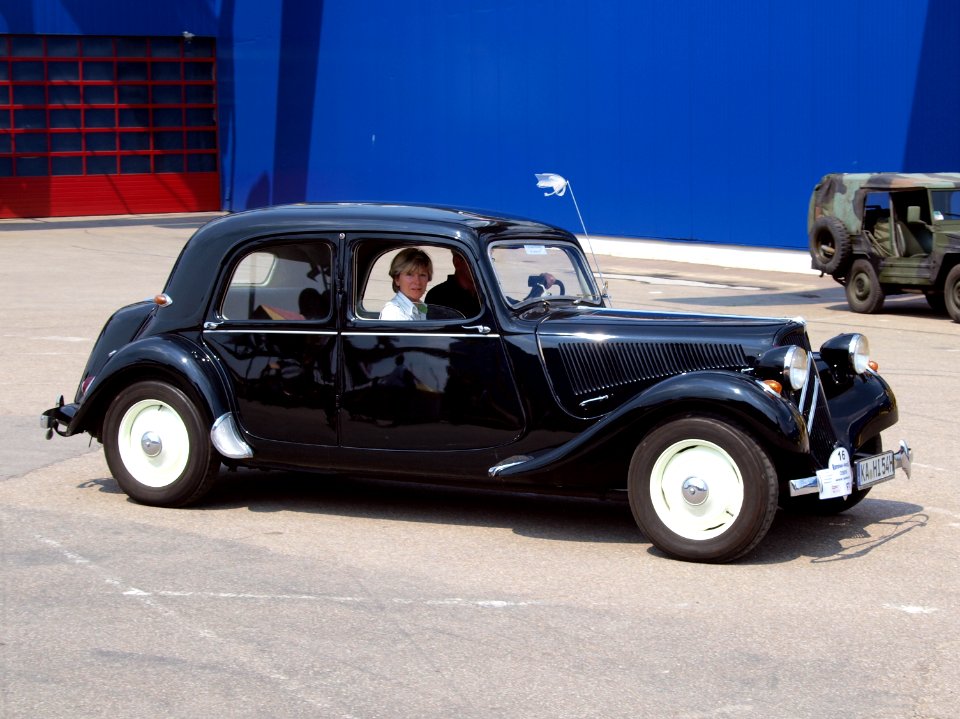Citroen 11 CV (1954) p4