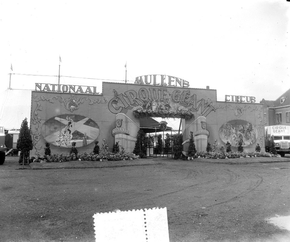 Circus Mullens in Amsterdam opbouw tent, Bestanddeelnr 905-8969