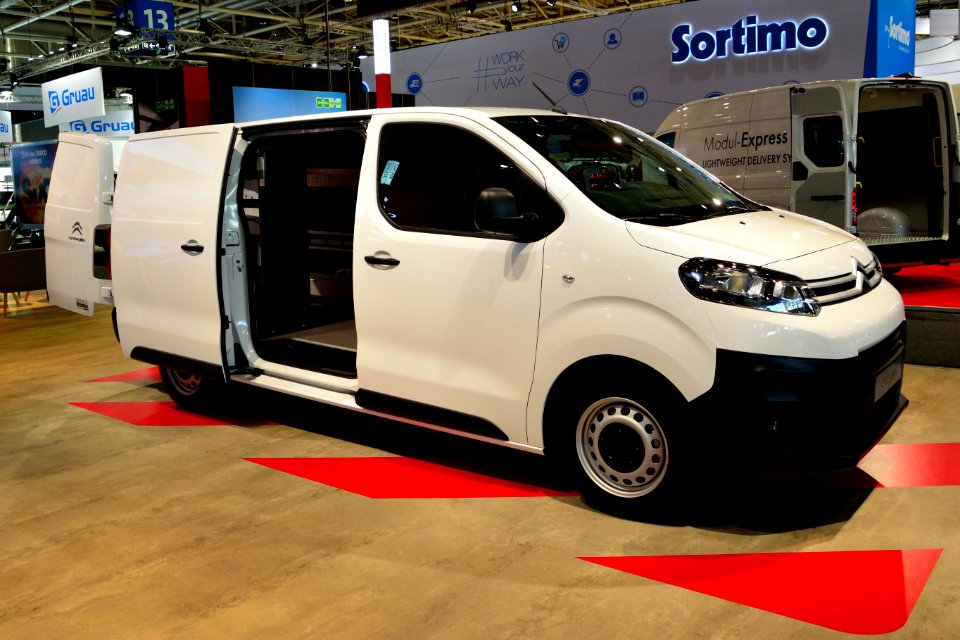 Citroen Jumpy 2018 right