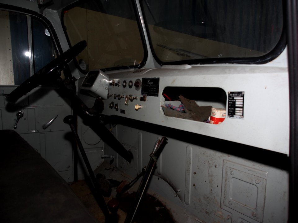 Citroën Drouville fire engine inside, Sapeurs Pompiers CPI Lamotte Warfus, Musée de l'Epopée de l'Industrie et de l'Aéronautique, pic 1