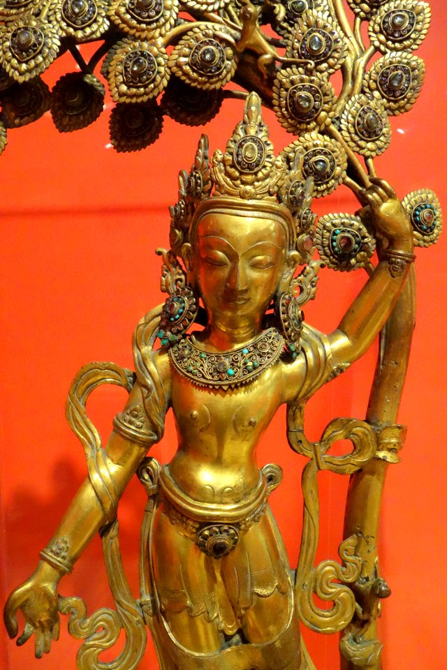 Cinatamani Lokesvara with a kaprabrikshya (wish-fulfilling tree), view 2, Nepal, 19th century, gilt bronze, semiprecious stones - Berkeley Art Museum and Pacific Film Archive - DSC04012