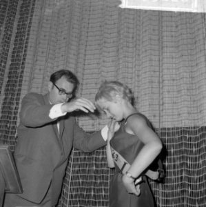 Cinestud prinses 1963 Judith Bosch en Godfried Bomans, Bestanddeelnr 915-5228