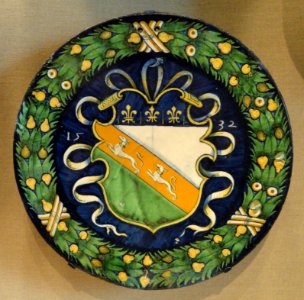 Circular plaque with a shield of arms, Central Italian (probably Faenza), 1532, maiolica - National Gallery of Art, Washington - DSC09849