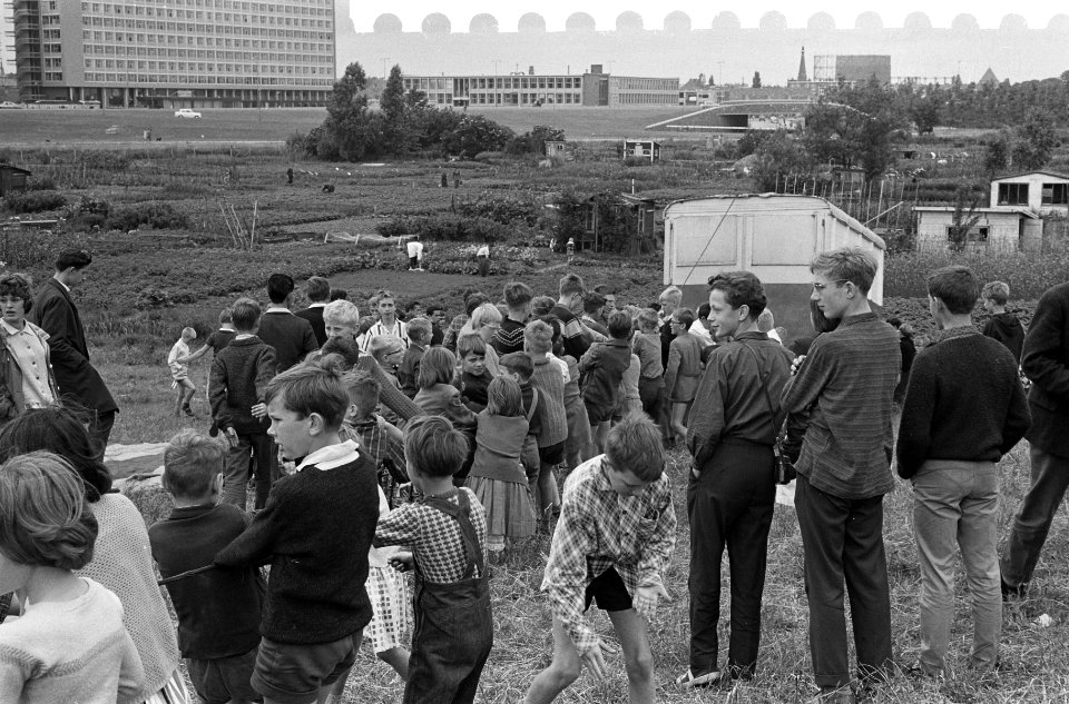 Circus Boltini in amsterdam aangekomen, Bestanddeelnr 914-1327