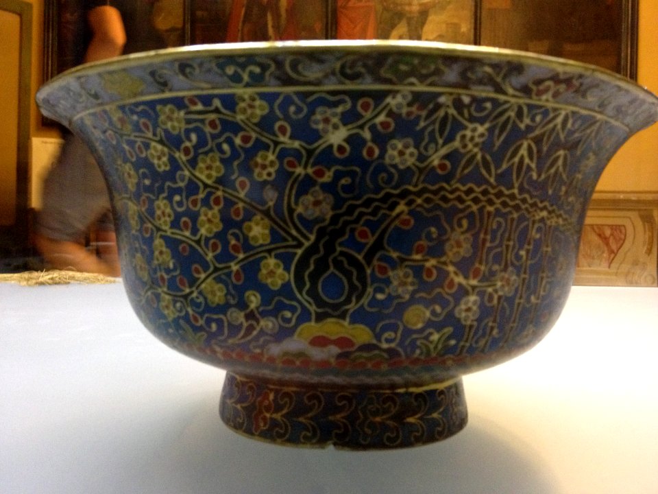 Ciotola (esterno) - Dinastia Ming - Seconda meta XVI secolo - Museo Duca di Martina di Napoli