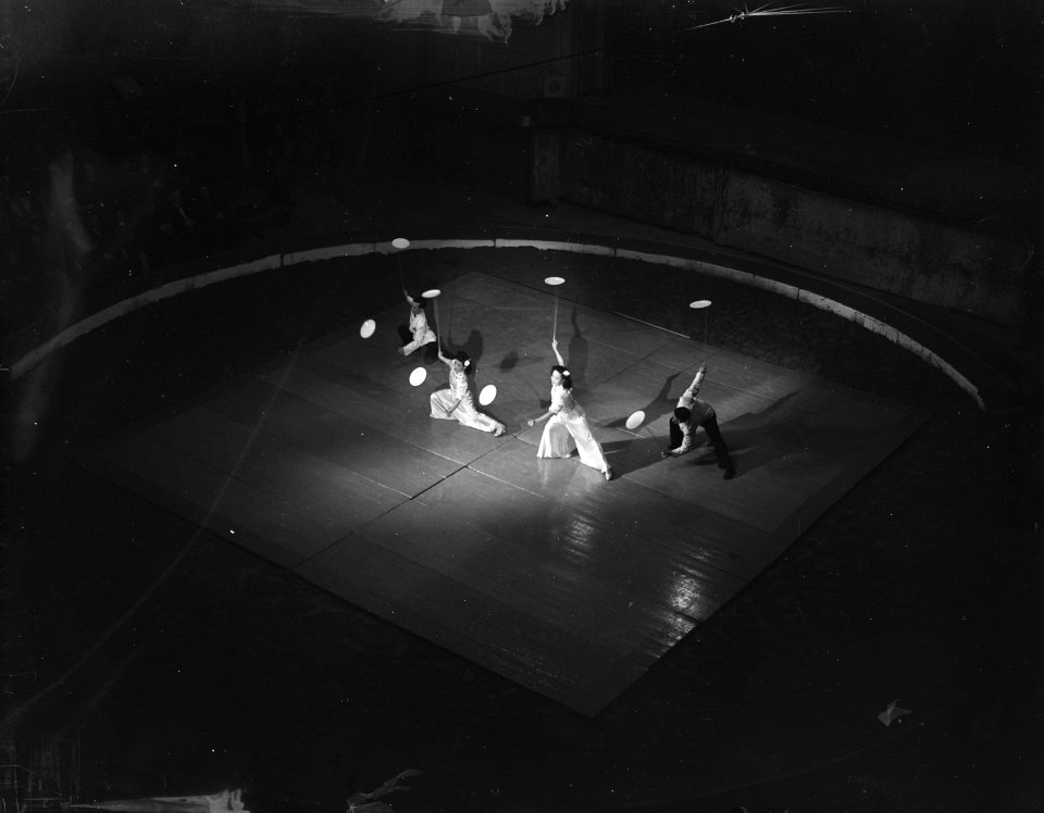 Circus Strassburger . Japanse jongleurs, Bestanddeelnr 903-1489