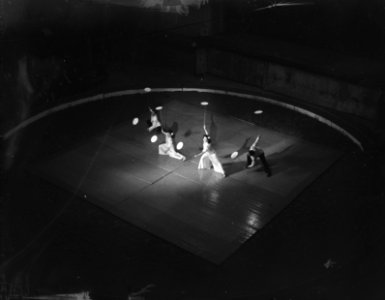 Circus Strassburger . Japanse jongleurs, Bestanddeelnr 903-1489