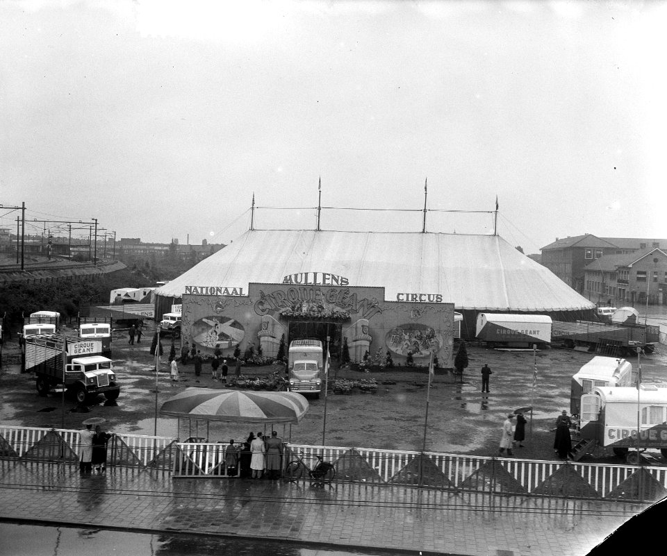 Circus Mullens in Amsterdam, Bestanddeelnr 905-8966