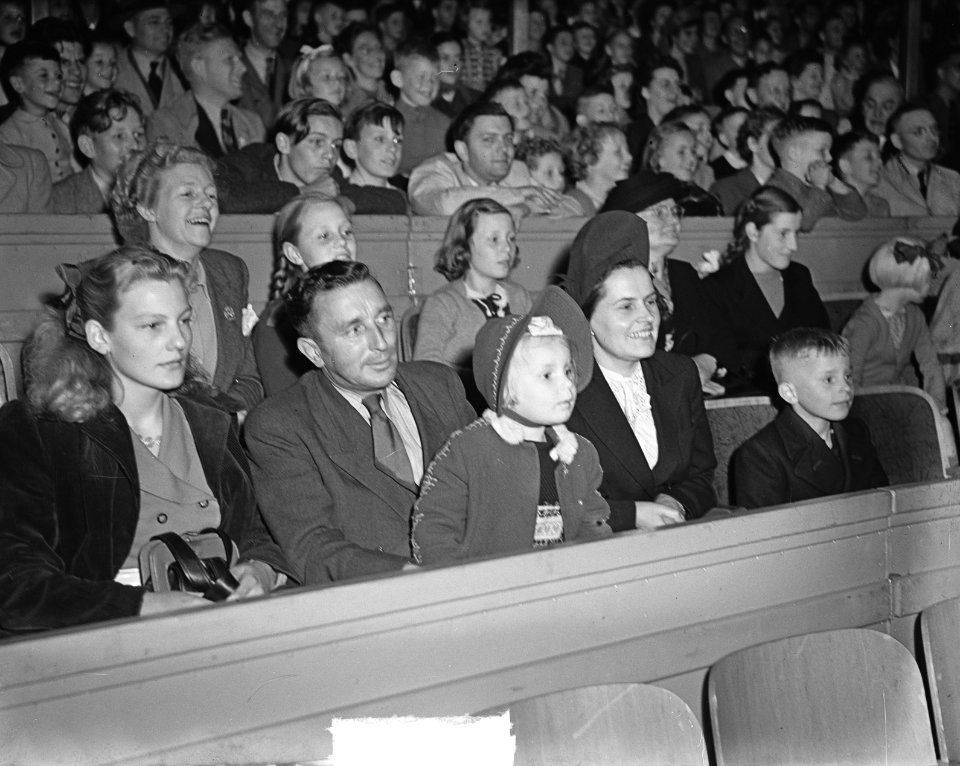 Circus Mikkenie. Publiek, Bestanddeelnr 903-4032