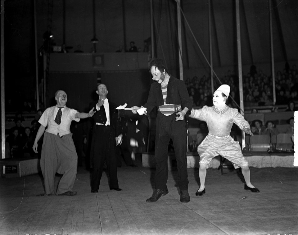 Circus Mikkenie . Clowns, Bestanddeelnr 903-0758