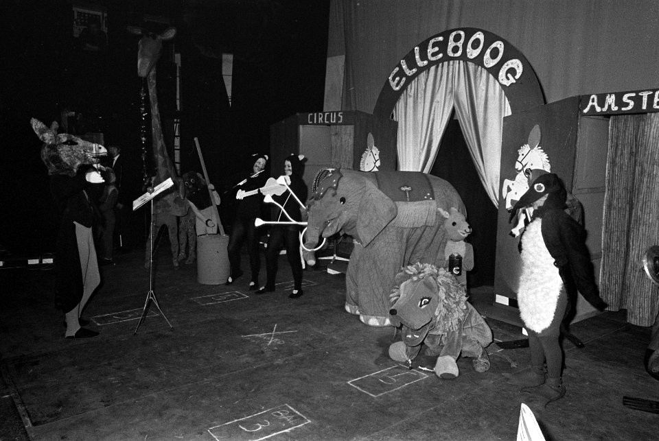 Circus Elleboog in nieuwe De La Mar theater, Bestanddeelnr 919-9202