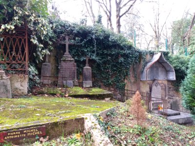 Cimetière de Cuire - Tombes 8