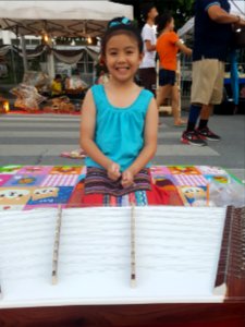 Cimbalom girl, Chiang Rai - 2017-06-24 (002)