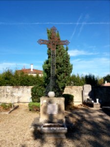 Cimetière de Mionnay - Croix O Crux Ave