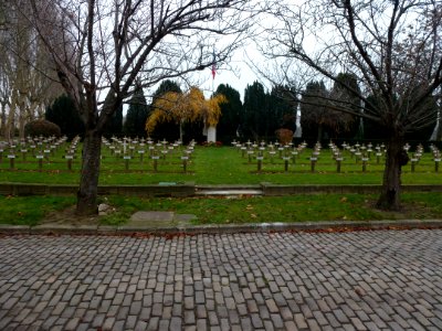 Cimetière parisien de Saint-Ouen, le carré militaire