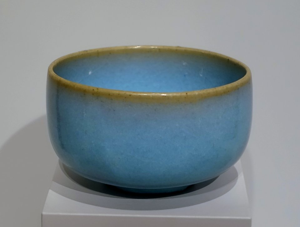 Circular, straight-sided bowl, Jun ware, China, Northern Song to Jin period, 1100-1150 AD, stoneware with blue glaze - Sackler Museum - Harvard University - DSC01931