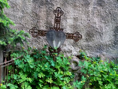 Cimetière de Cuire - Croix et inscription