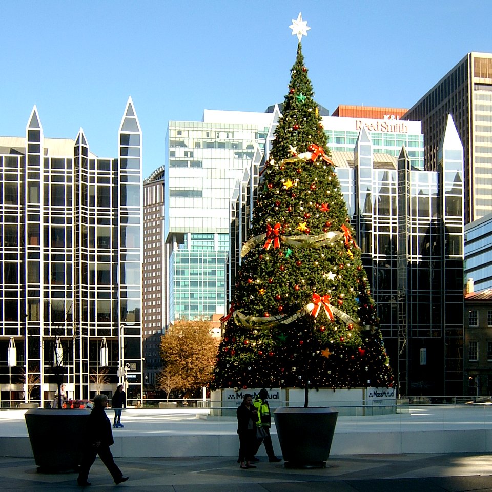 Christmas Tree and Skating Rink, PPG Place, Pittsburgh, 2019-11-26, 01