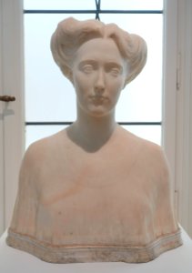 Christa Winsloe by Heinrich Jobst, 1906-1908, marble - Museum Künstlerkolonie Darmstadt - Mathildenhöhe - Darmstadt, Germany - DSC06026