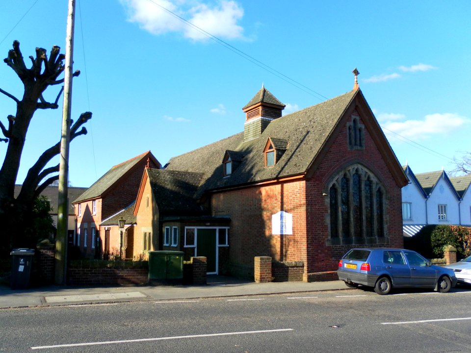 Christ Church (former Free Church of England), Beacon Road, Crowborough (March 2011) (4)