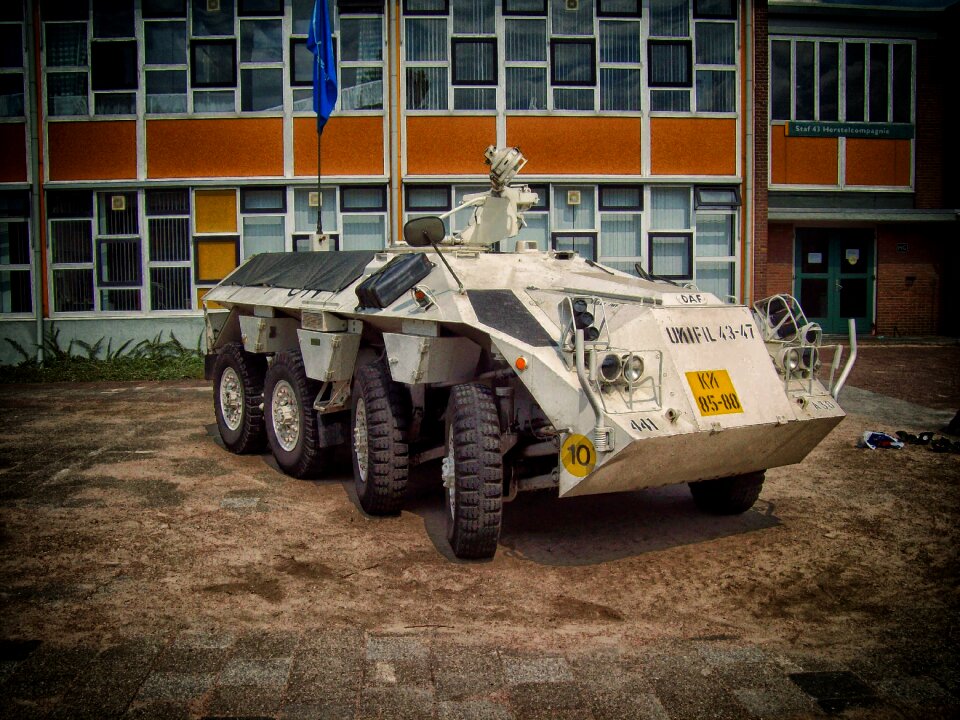 Vehicle un military vehicle