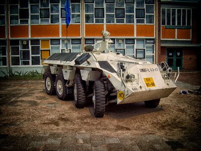 Vehicle un military vehicle