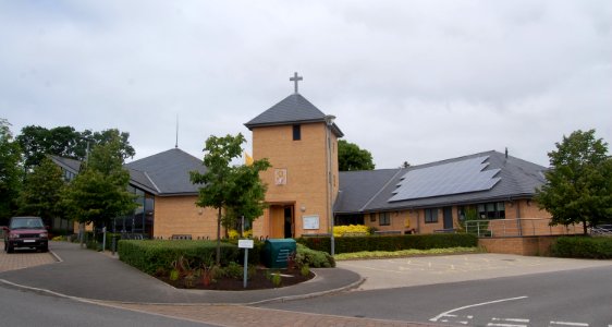 Church of the Sacred Heart and St Peter the Apostle, London Road, Waterlooville (May 2019) (5)