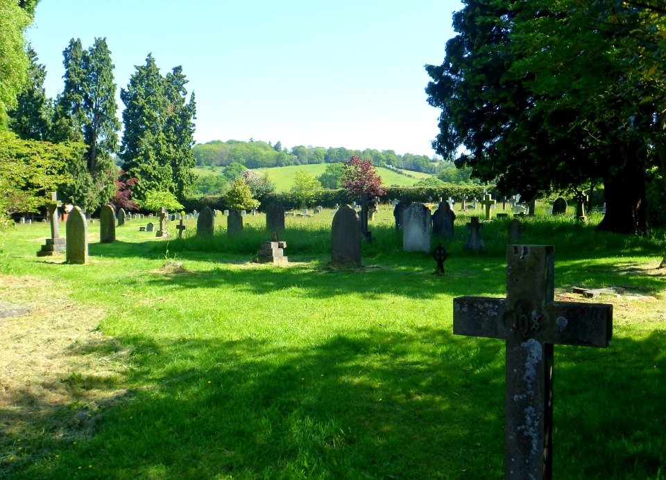 Christ Church, Cranleigh Road, Shamley Green (May 2014) (Graveyard)