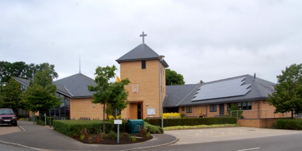 Church of the Sacred Heart and St Peter the Apostle, London Road, Waterlooville (May 2019) (6)