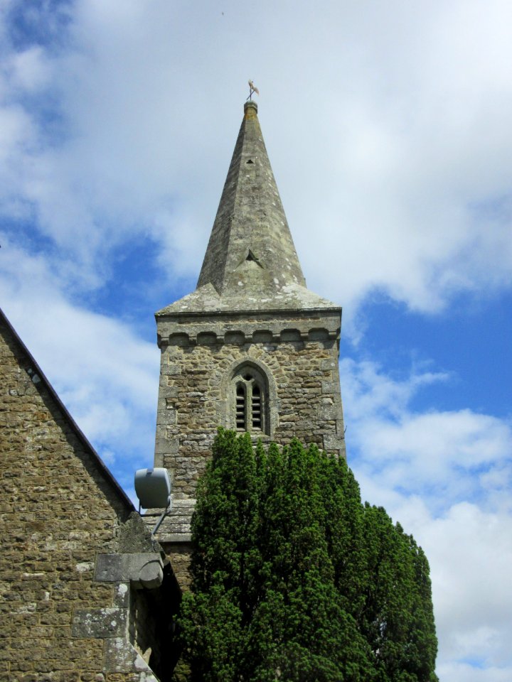 Christ Church, Broadway, Sandown (July 2016) (Spire)