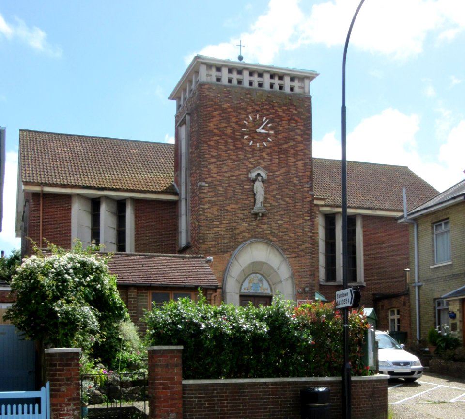 Church of The Sacred Heart of Jesus, Atherley Road, Shanklin (July 2016) (3)